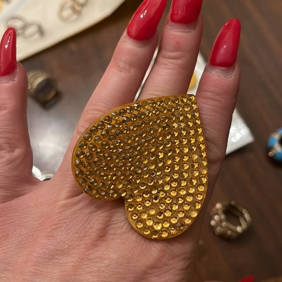 Yellow Rhinestone Stretchy Heart Ring nwot - Picture 2 of 5